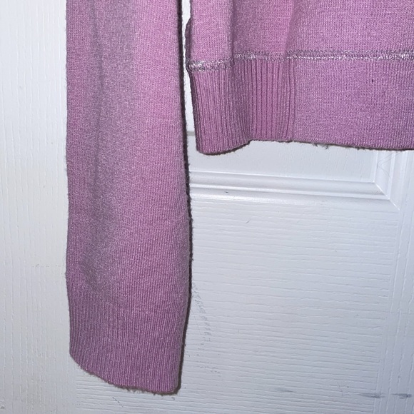 V NECK GUESS SWEATER - Picture 5 of 6